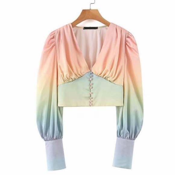 Tops - 🌸HP Rainbow crop top🌸